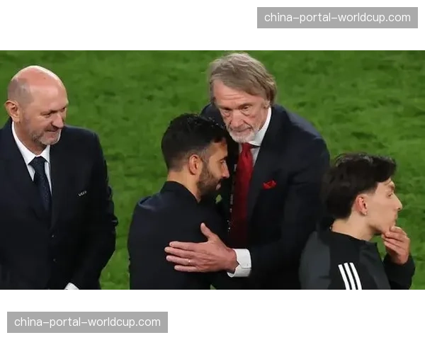 曼联新股东拉特克利夫首次现场观战，考察球队表现